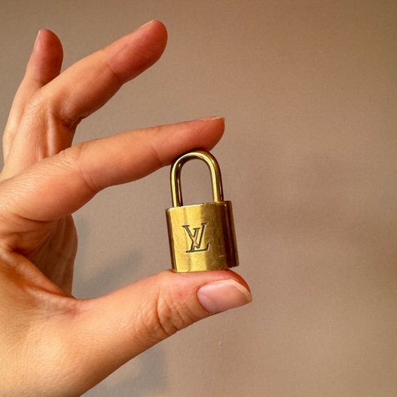 Louis Vuitton Lock Only #313 - Picture 3 of 9